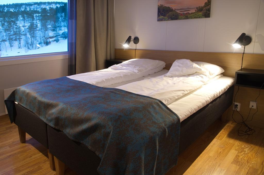 Hamaroy Hotel Innhavet Екстериор снимка